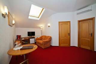 Гостиница Тверь Парк Отель Тверь Двухместный стандартный номер на мансарде-1